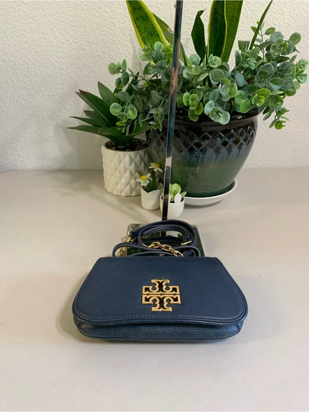 👜💕 Tory Burch Navy Leather Chain-Shoulder Crossbody Bag